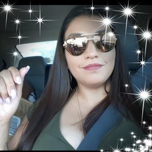 Meet your Posher, Crystal